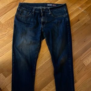 2 pairs of IZOD men’s Jeans size 34x30